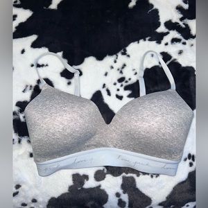 VS Pink Lightly Lined Wireless Bra